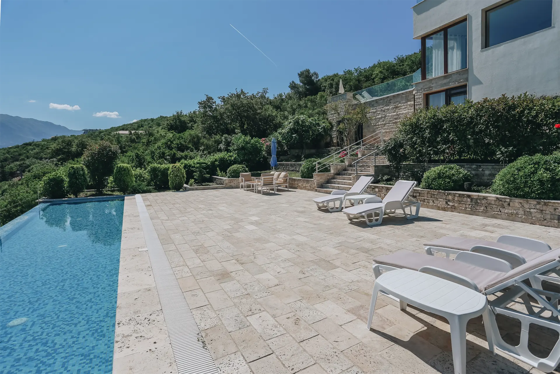 c40c80fed65290415f0b1e90bd8b7a89 Beachfront Villa