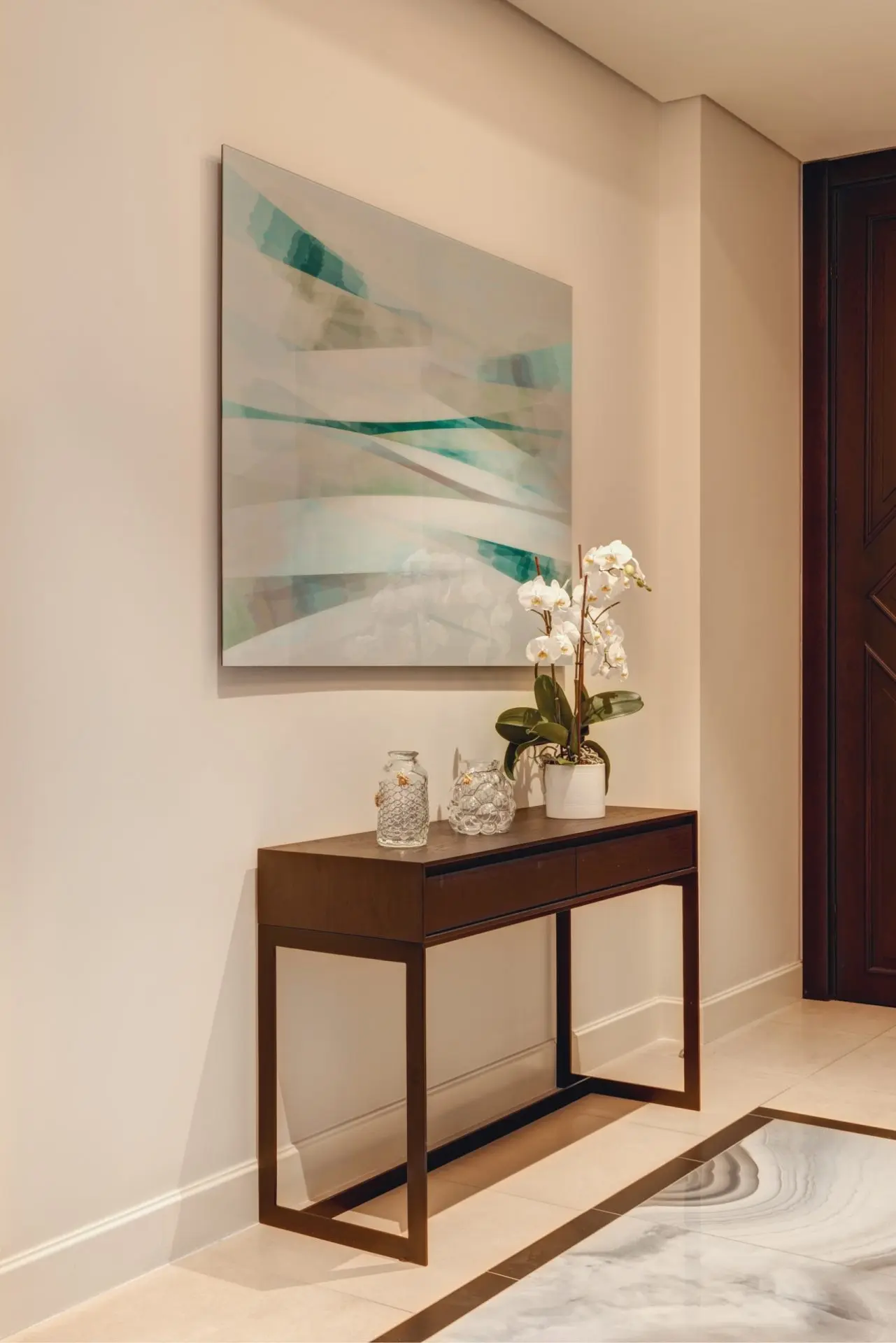 c4350d077027744b5f2d68730519234ebaa4a1fd521c15d8fedaab79d48fb6466887484fd9f72 Elegant two-bedroom apartment in Marina Residence
