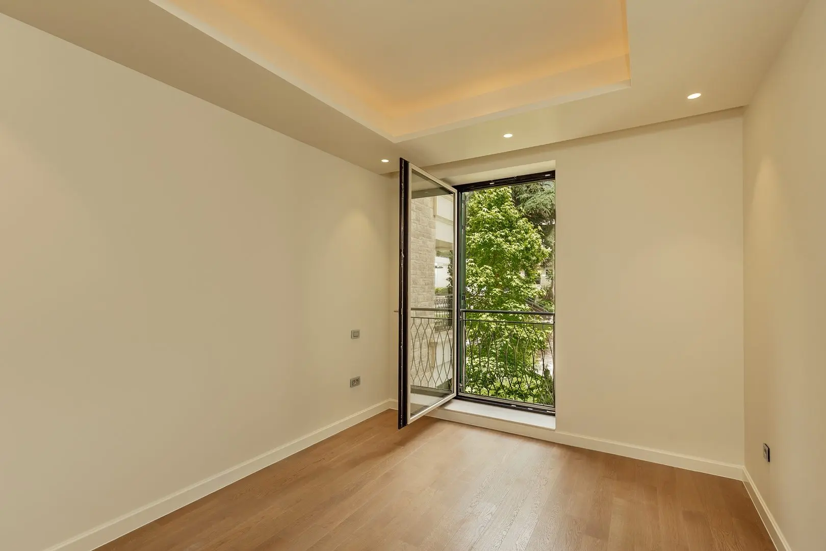 Three-bedroom apartment in Village Residence
