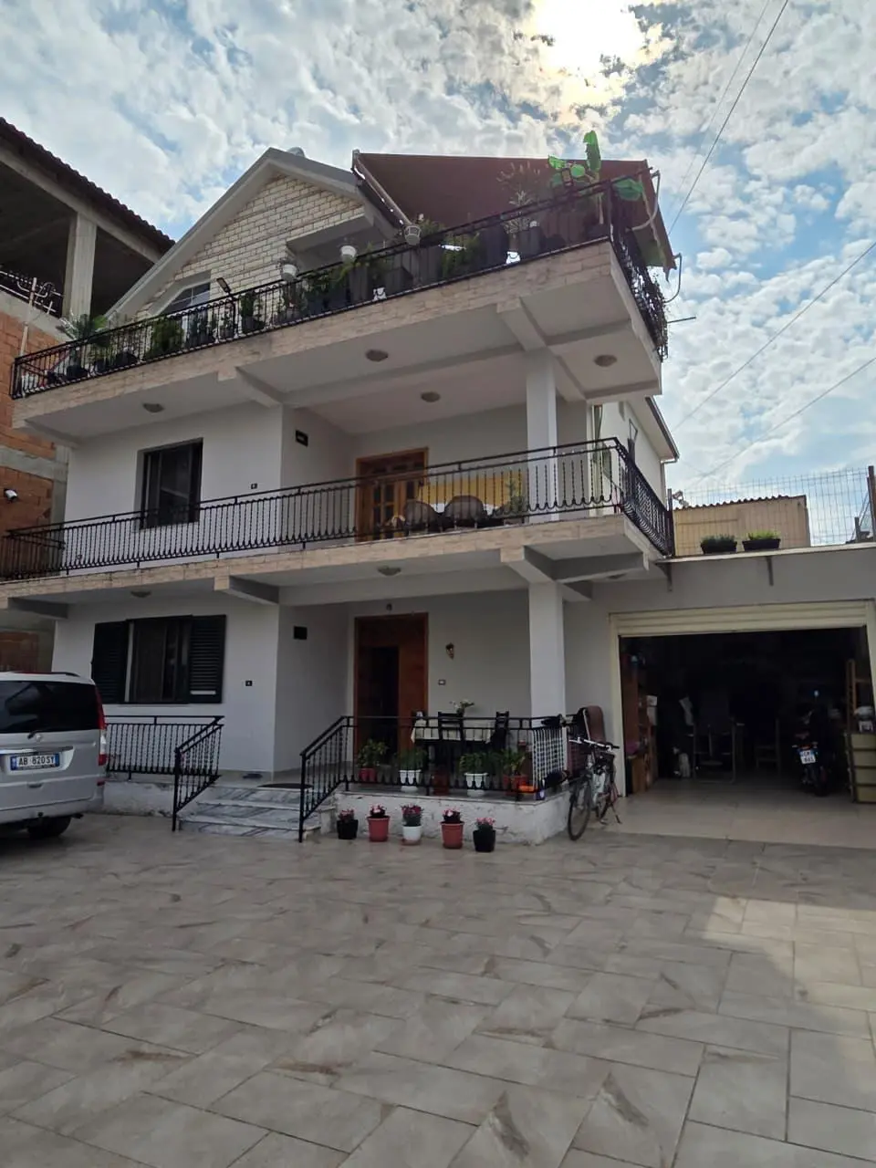 c4d7e6d6-0996-45af-9fe7-69ad0e30e11e 3-Storey Villa for Sale in New Boulevard Area, Tirana | 280.70 m² Land Plot