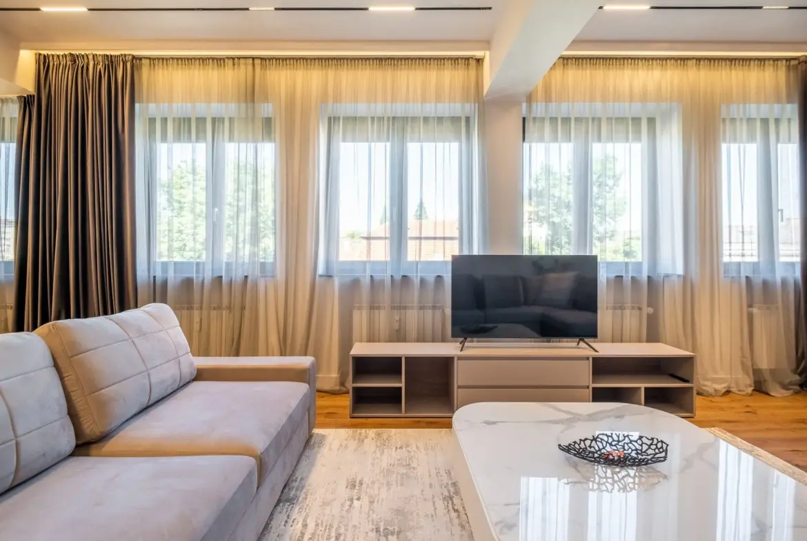 Elegant panoramic apartment on Tsar Osvoboditel Blvd