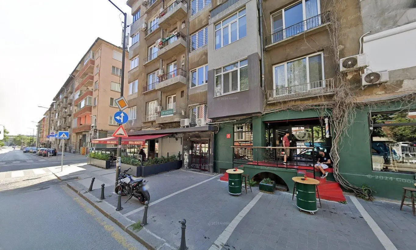 c542a2f3805f11a4289deb9fa1d28488 Bright and spacious apartment on Gurko Street for sale