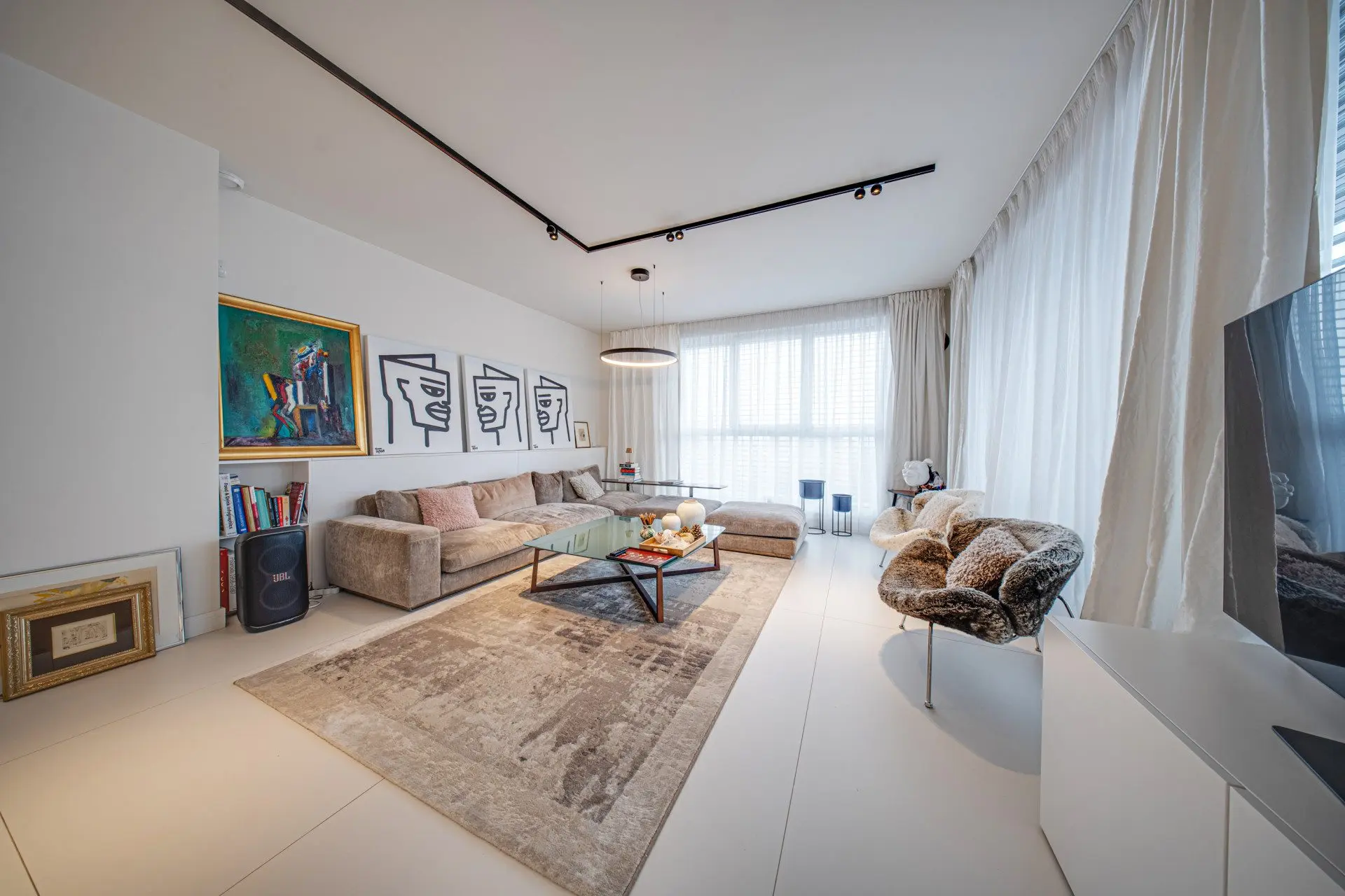 c5cd5699042625e06cc2122b07d59d26 Luxury four-bedroom apartment in Residential Park Sofia for sale