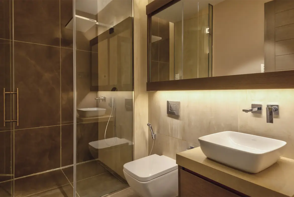 Spacious and modern three-bedroom apartment in Marina Residences