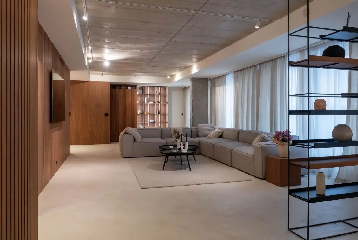 Penthouse with an infinity pool and a view of Marina Port Sozopol
