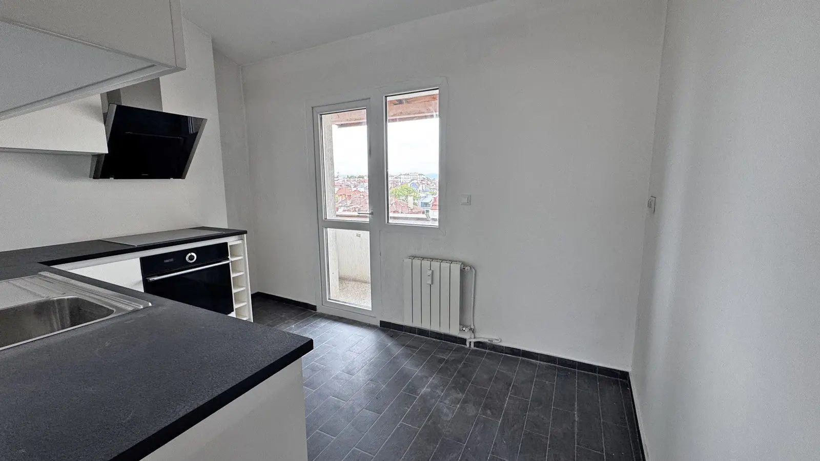 c81f262cb87c18ca2471bd0e24b4794f Bright and spacious apartment on Gurko Street for sale