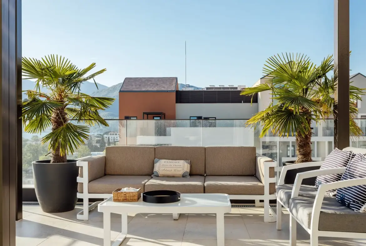 Sea View Penthouse in Boka Place, Porto Montenegro