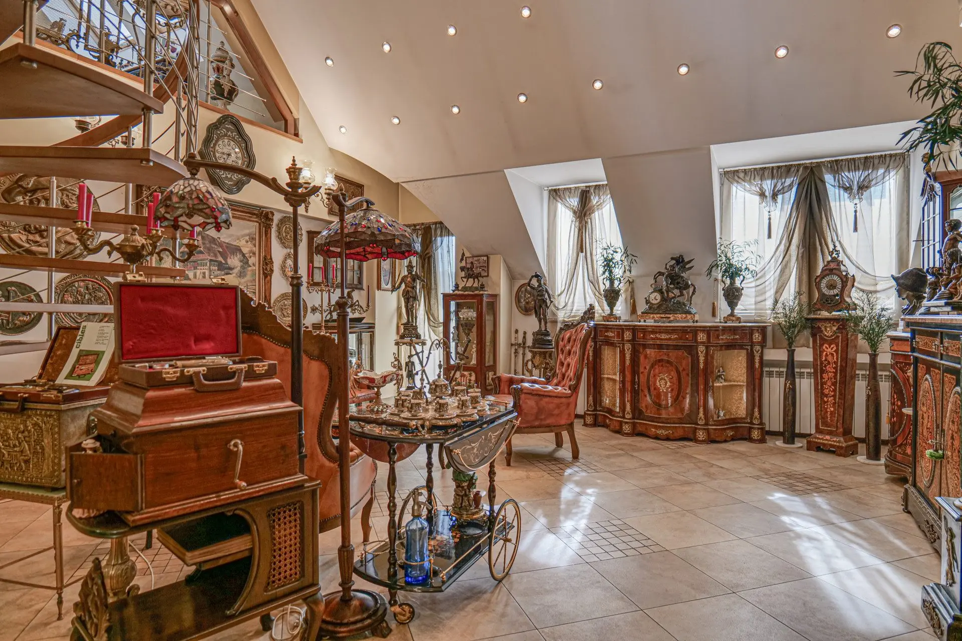 Aristocratic multi-room apartment with unique antiques in Mladost 1 for sale