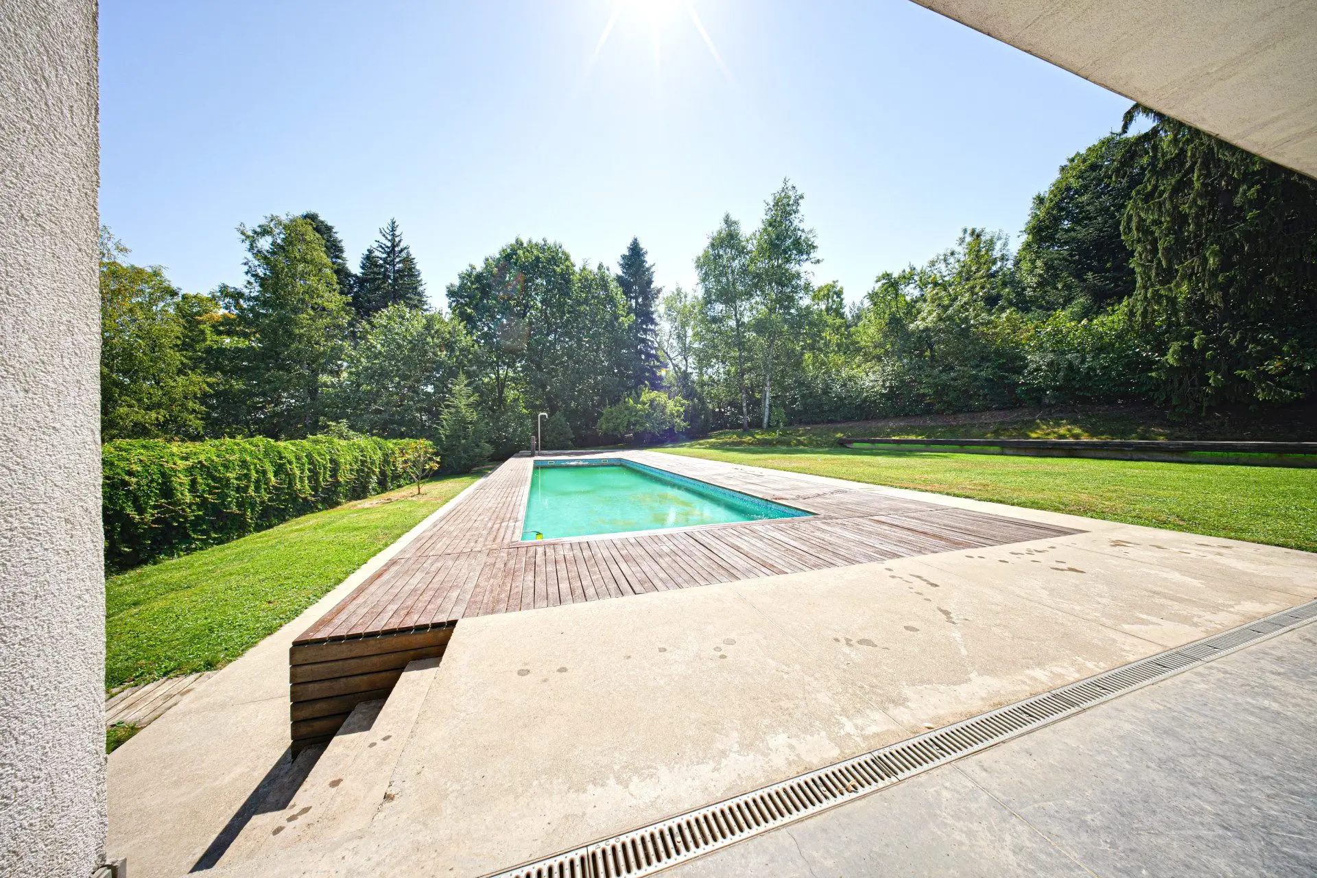 An exceptional property with a massive house in Boyana district, near Sequoia St. for sale
