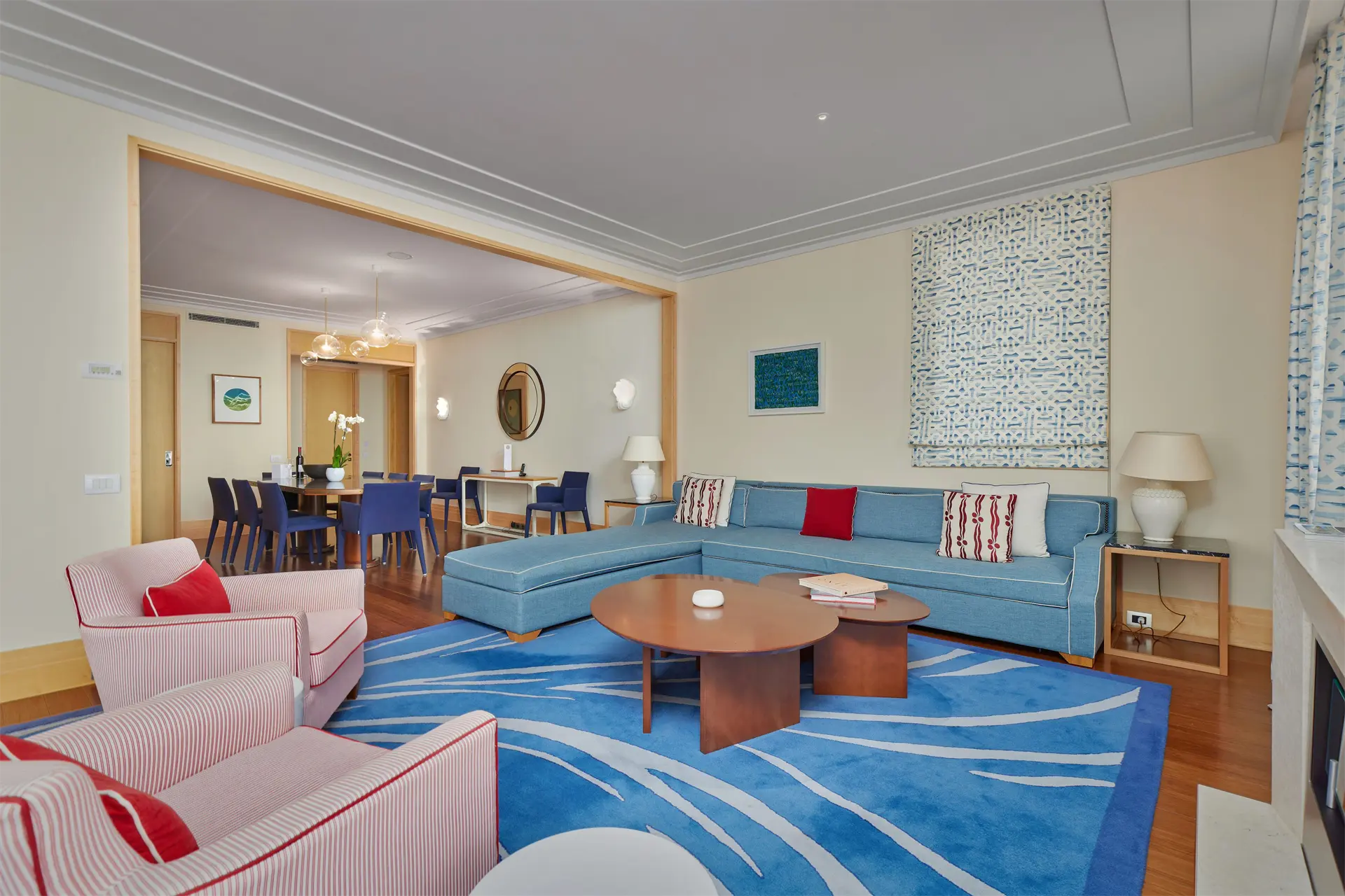 cb27687d-2ec4-47a5-a703-49f5c6a1b306 Three-bedroom apartment at Aqua residence available for sale