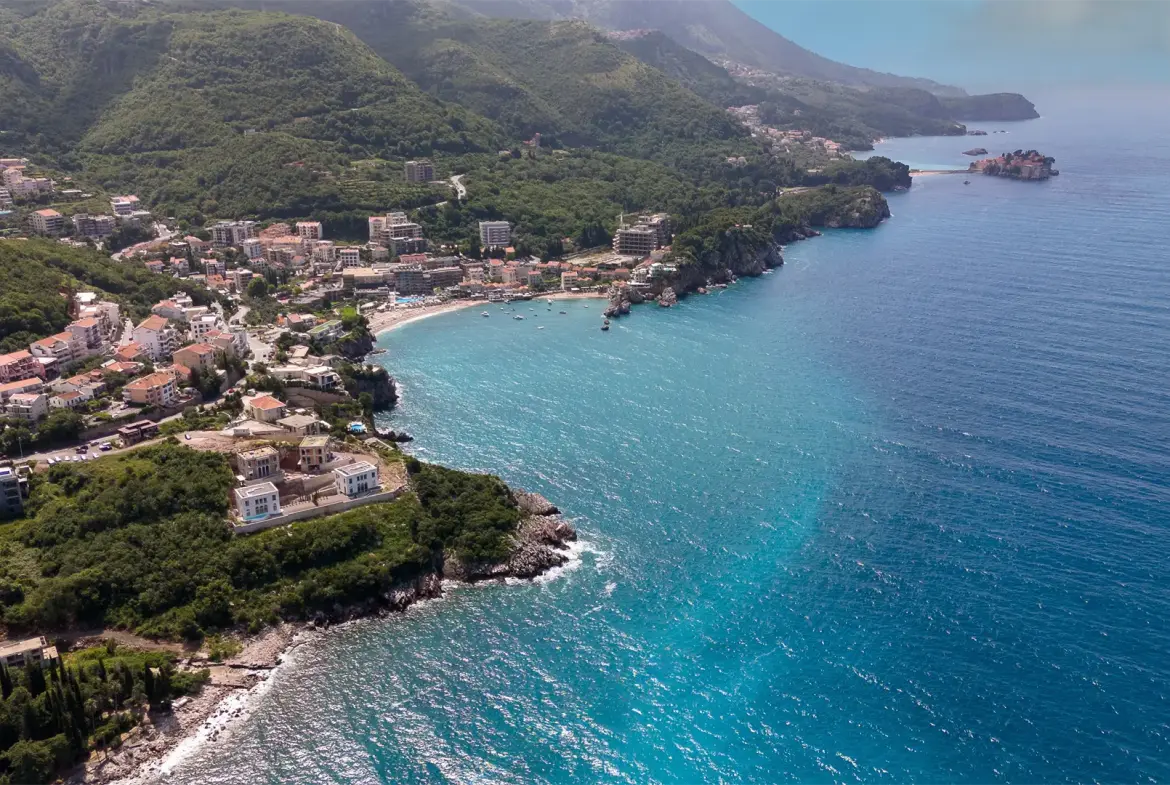 Pure Mansion: An Exclusive Eco-Technology Villa in Montenegro