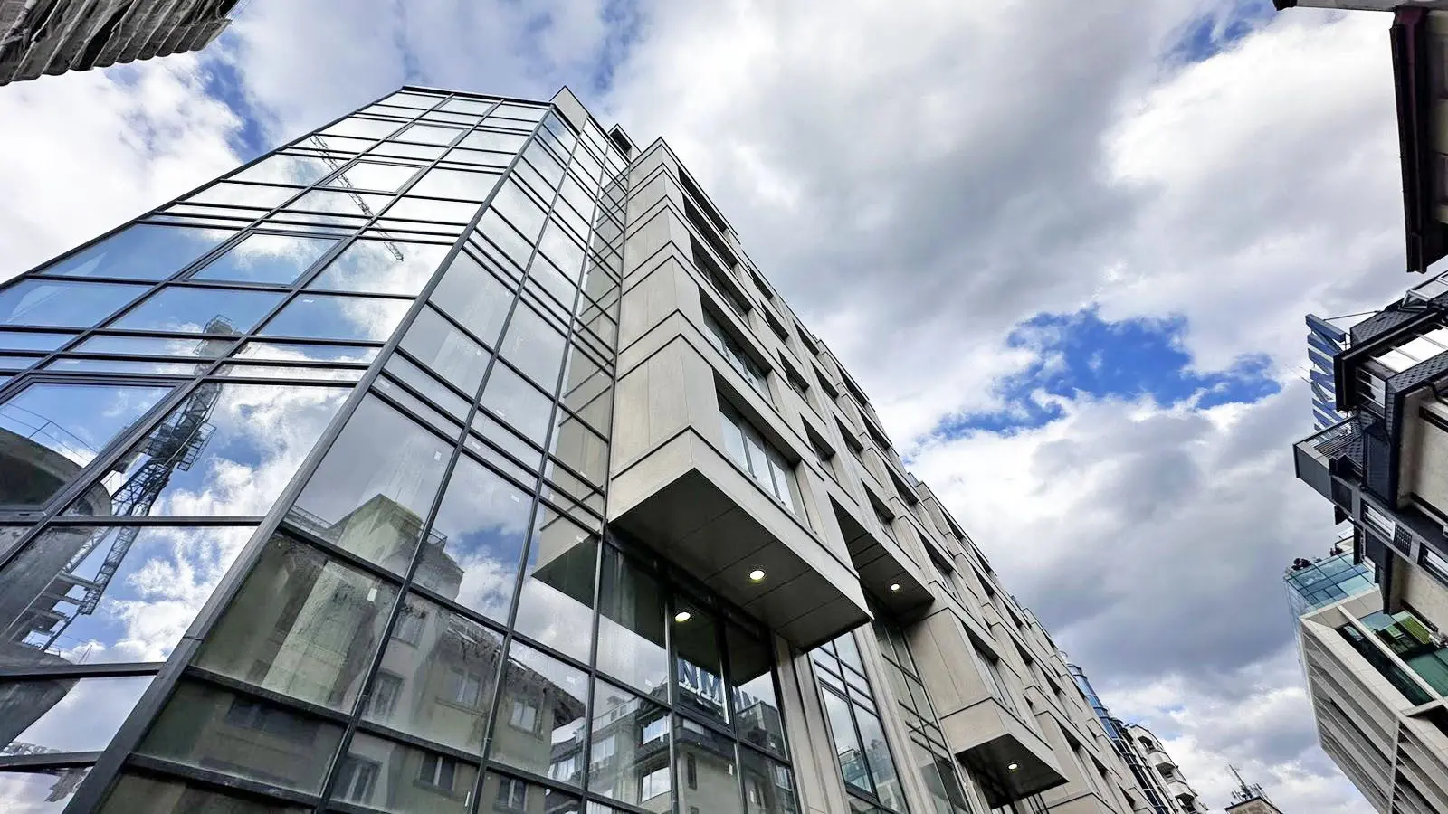 cd1ebab93c7b2b91dfdef6cdfd3e0272 Three-room apartment in a luxury building in Lozenets for sale