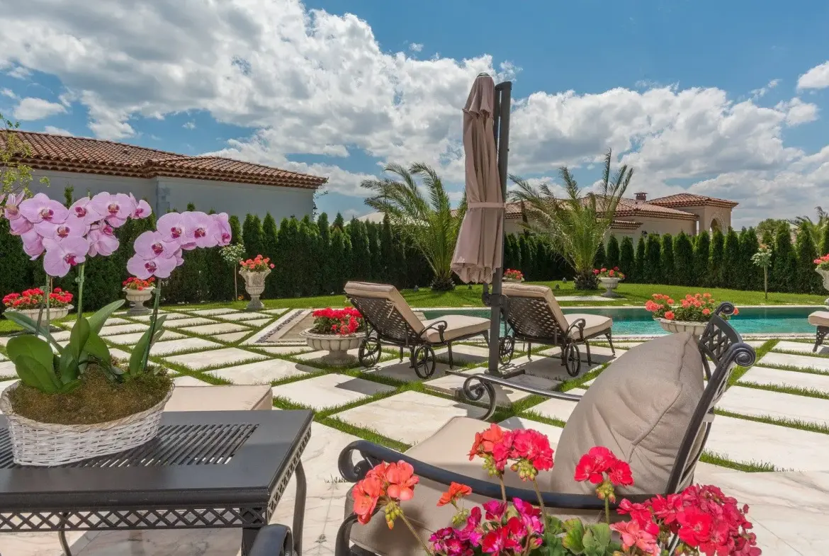 Luxurious villa with pool in Sunny Beach for sale