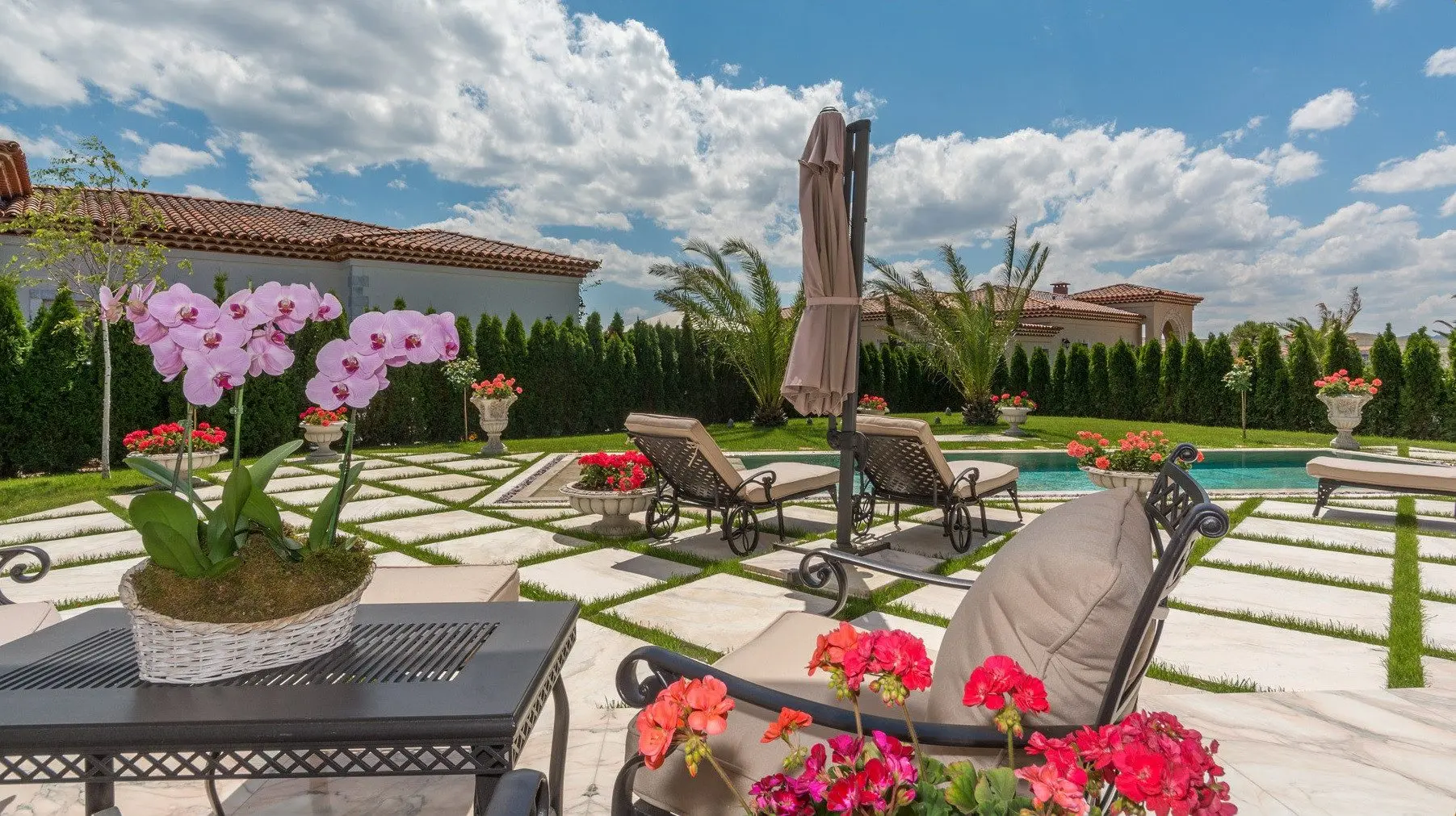Luxurious villa with pool in Sunny Beach for sale
