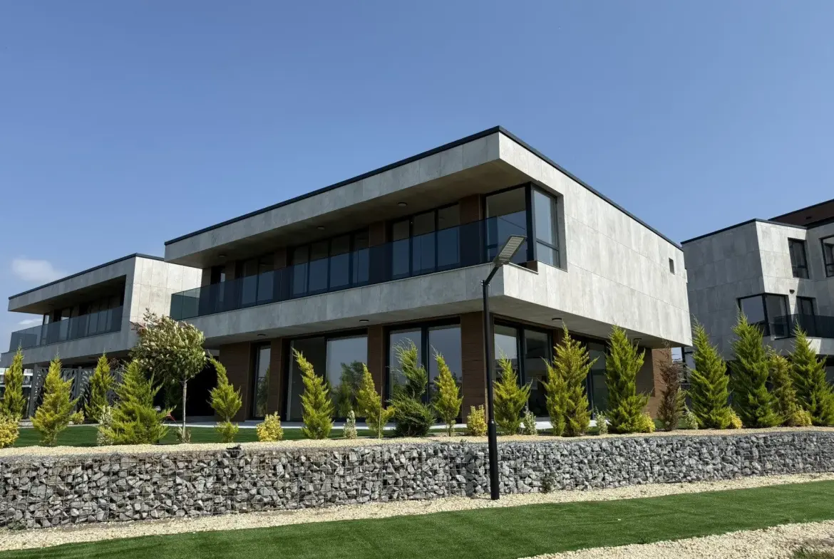 Luxury house with exceptional panoramic sea views