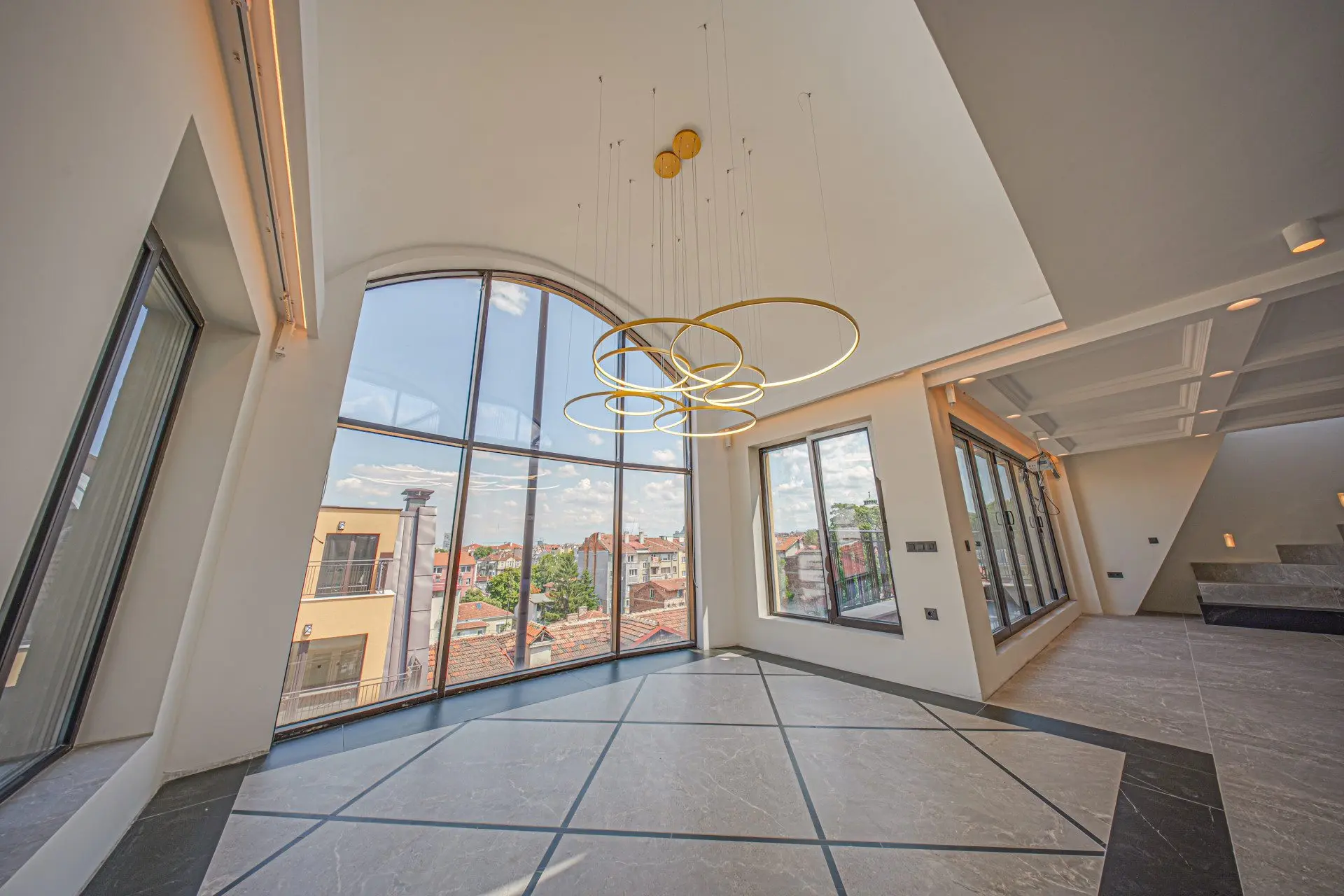 Spacious apartment with amazing views of the city in the Center for sale