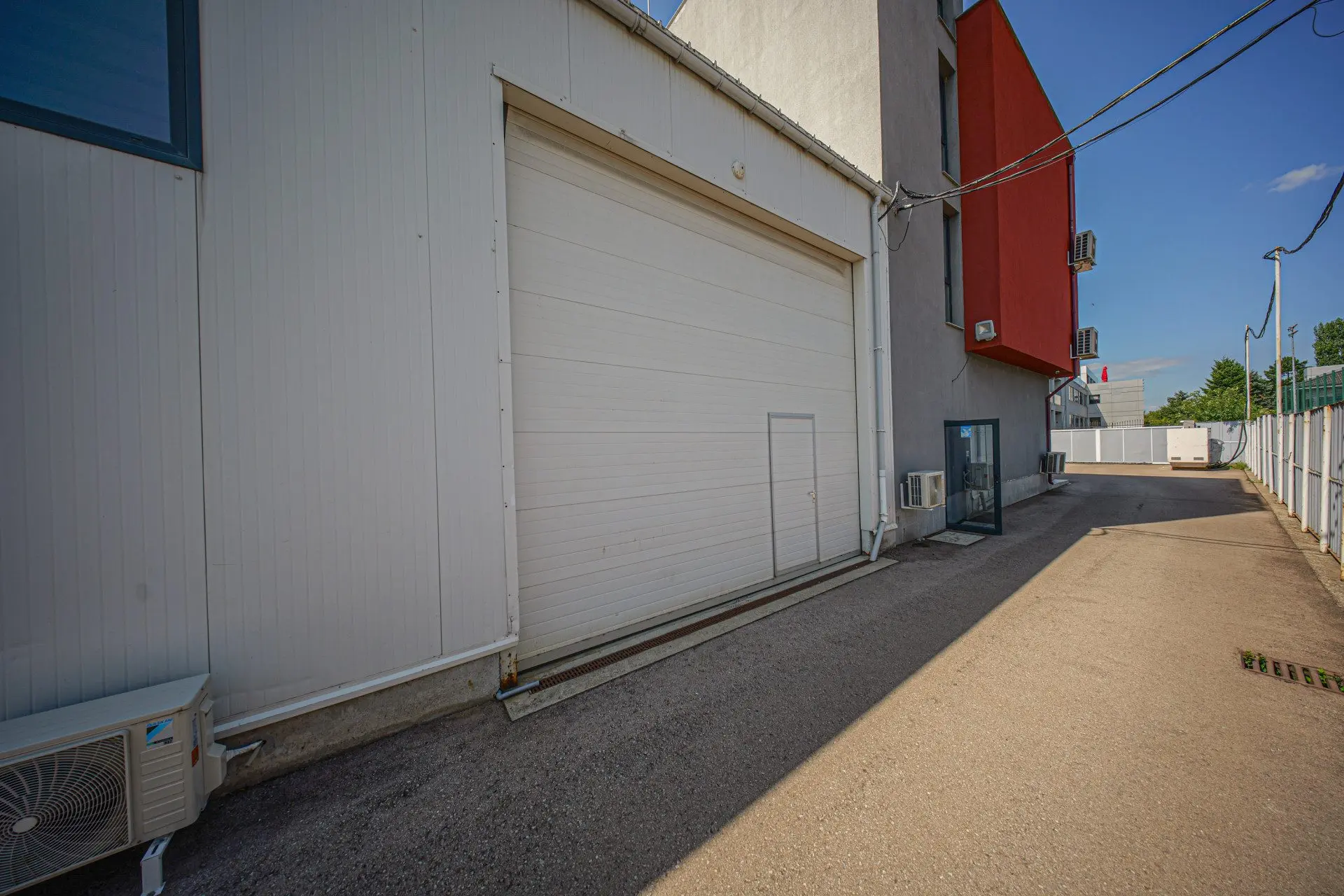 Mixed use office building in the village of Lozen for sale