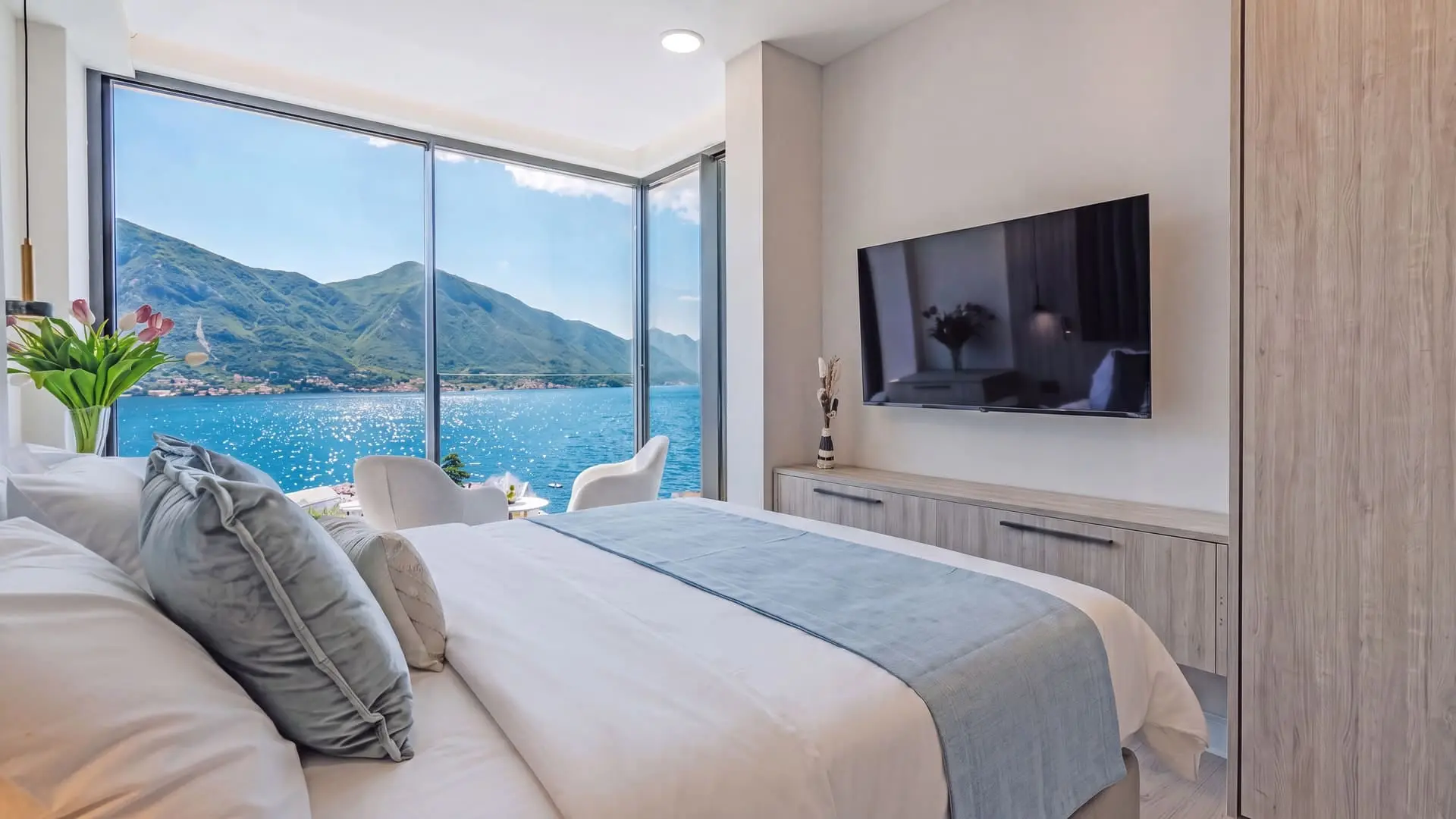 Contemporary Villa with Swimming Pool, Kotor, Dobrota