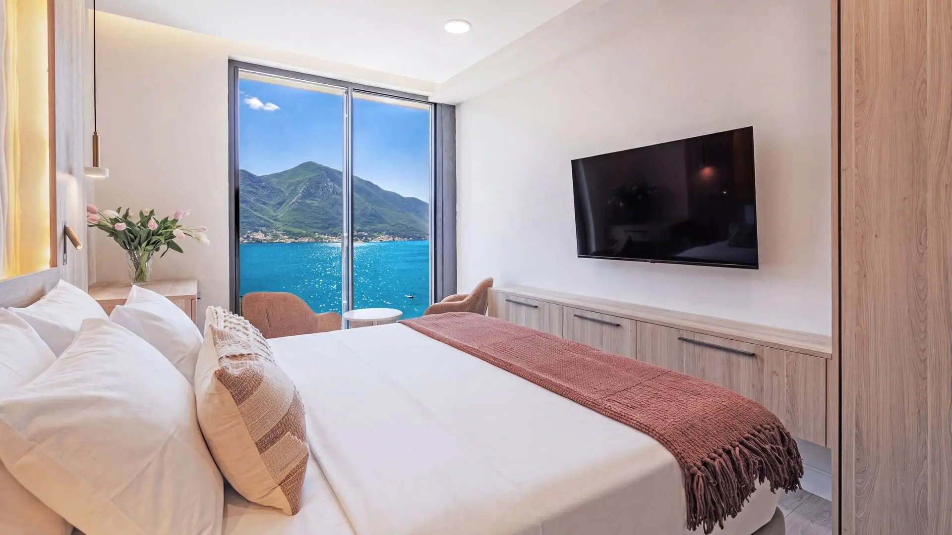 Contemporary Villa with Swimming Pool, Kotor, Dobrota