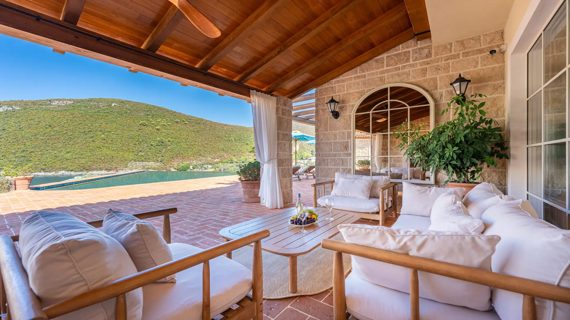 Luxurious Waterfront Villa with Swimming Pool