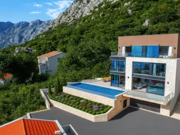 Contemporary Villa with Swimming Pool, Kotor, Dobrota