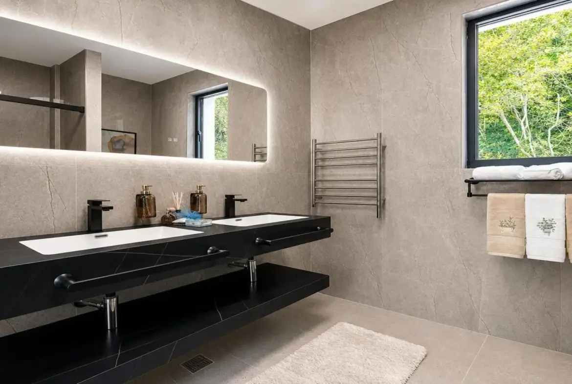 Contemporary Villa with Swimming Pool, Kotor, Dobrota