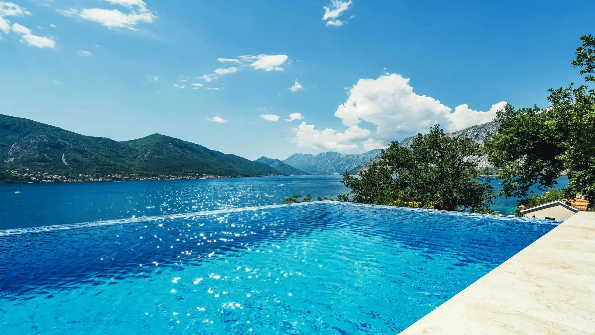 Contemporary Villa with Swimming Pool, Kotor, Dobrota