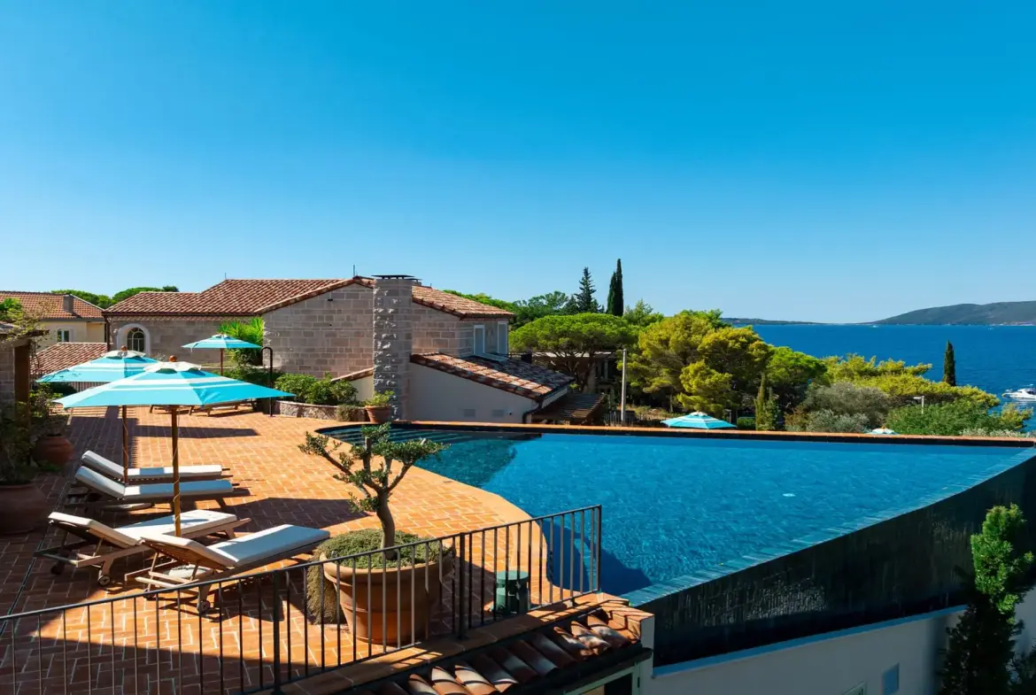 Luxurious Waterfront Villa with Swimming Pool