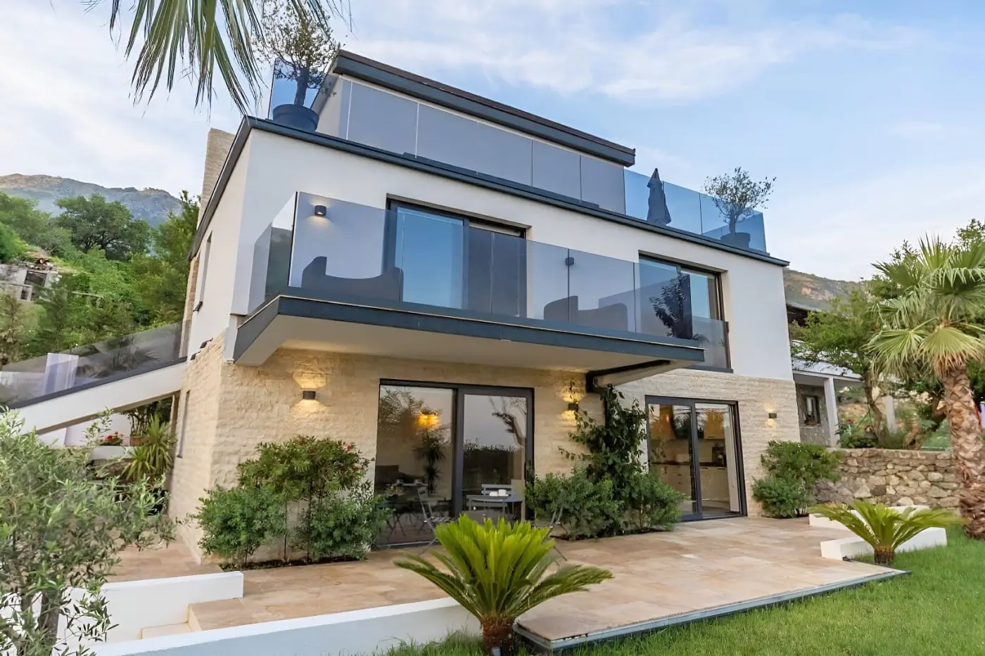 Contemporary villa with 8 bedrooms, Markovići, Budva