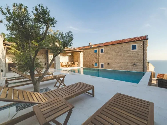 Stone villa with swimming pool, Reževići, Budva