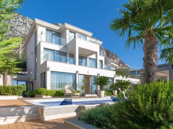 Exclusive villa in Blizikuće, Budva