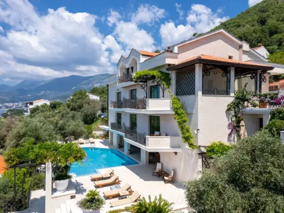 Complex of two luxury villas with swimming pool and panoramic sea view, Sveti Stefan, Budva