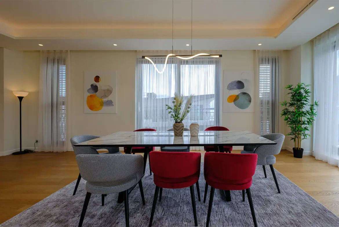 Luxurious 3-Bedroom Duplex with pool