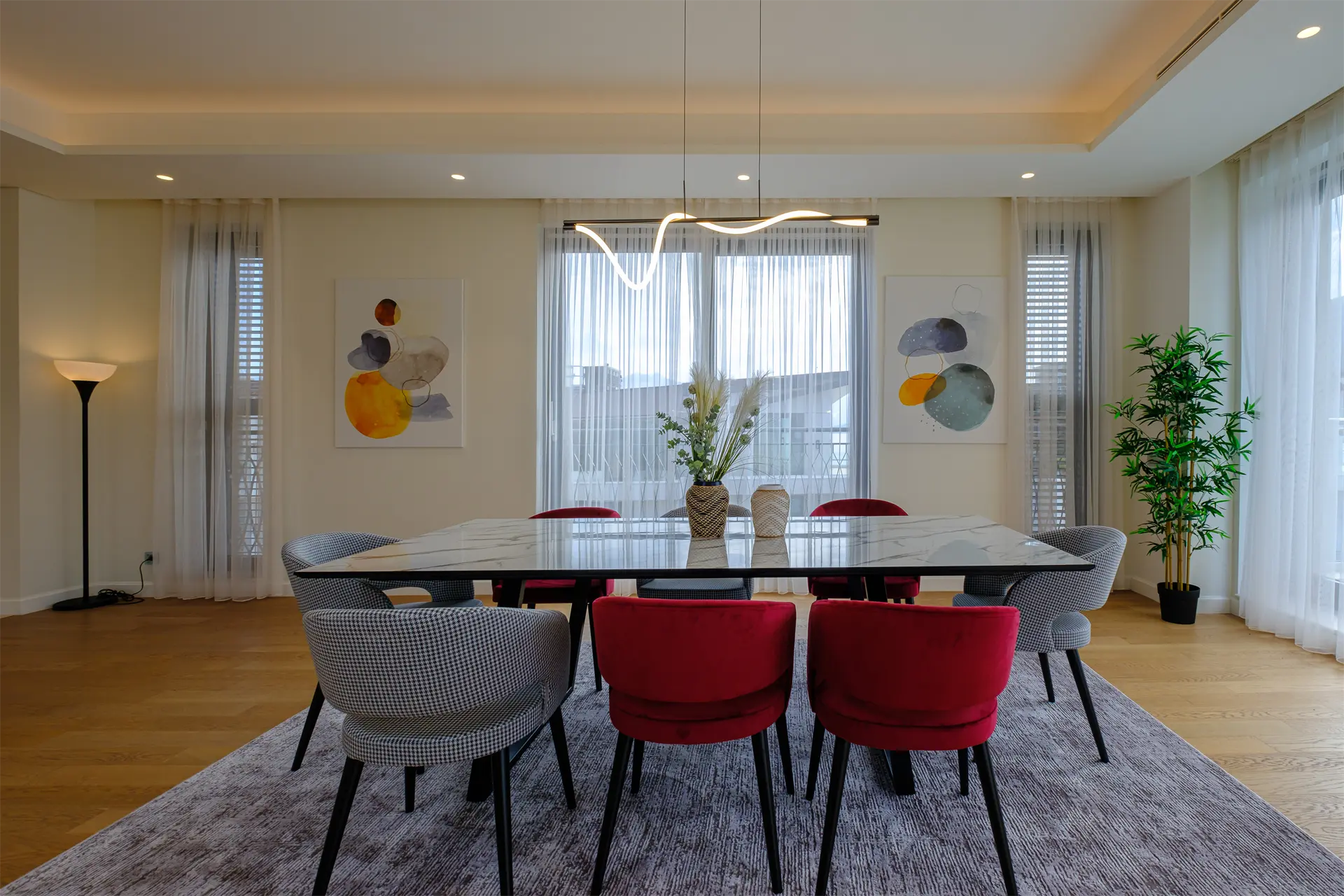 Luxurious 3-Bedroom Duplex with pool