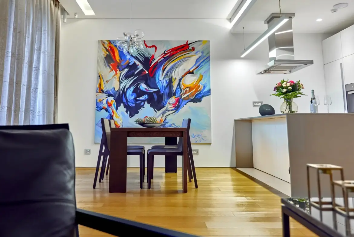 Luxurious one bedroom apartment