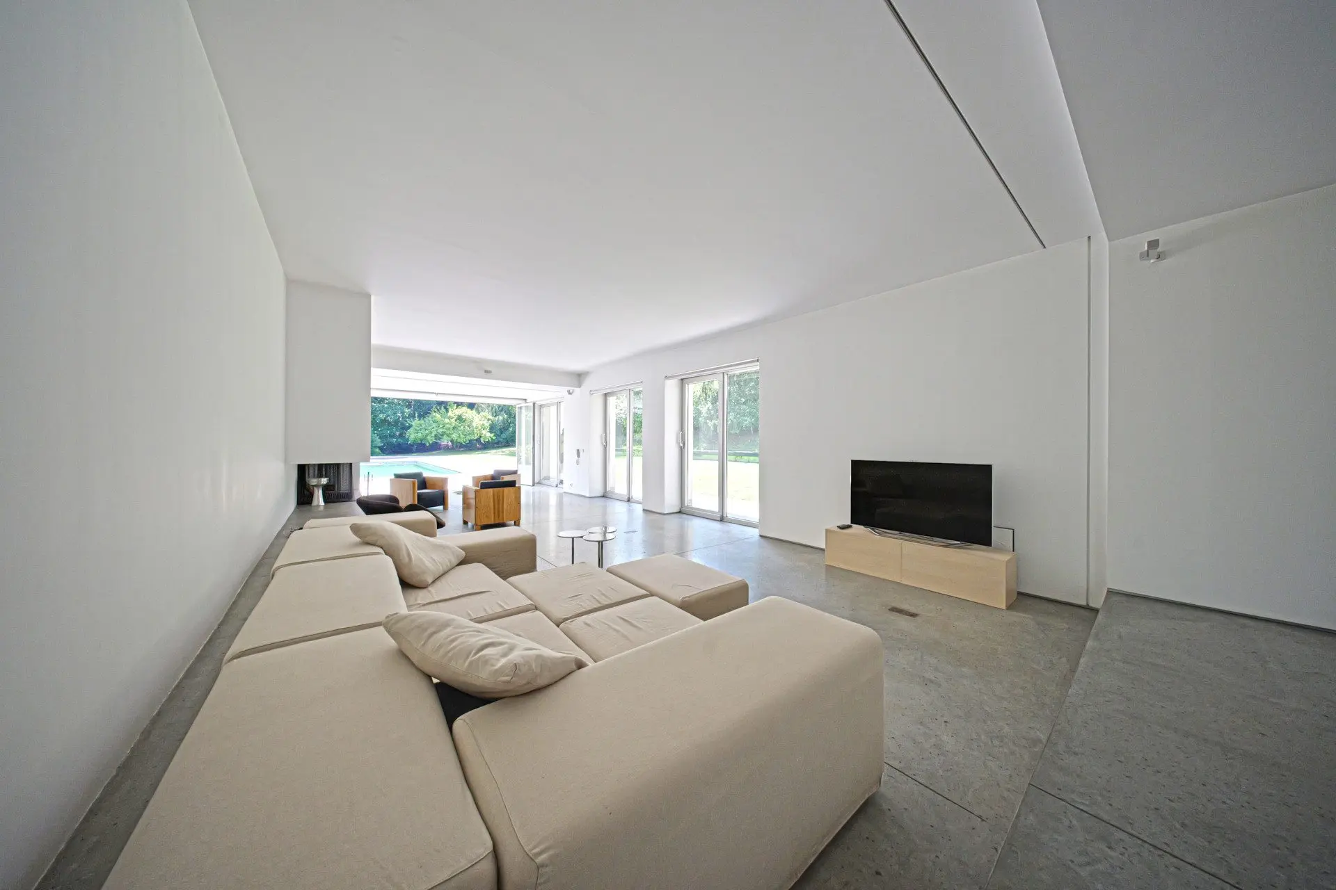 An exceptional property with a massive house in Boyana district, near Sequoia St. for sale