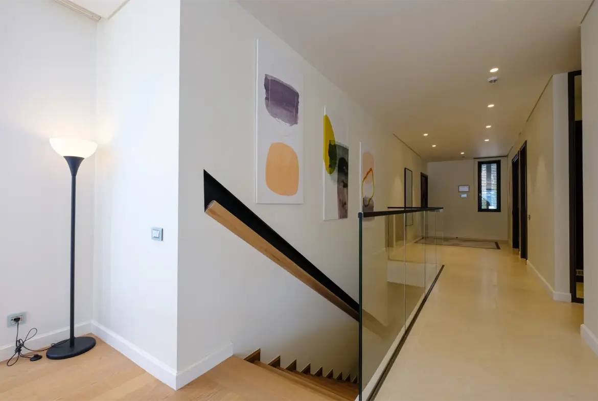 Luxurious 3-Bedroom Duplex with pool