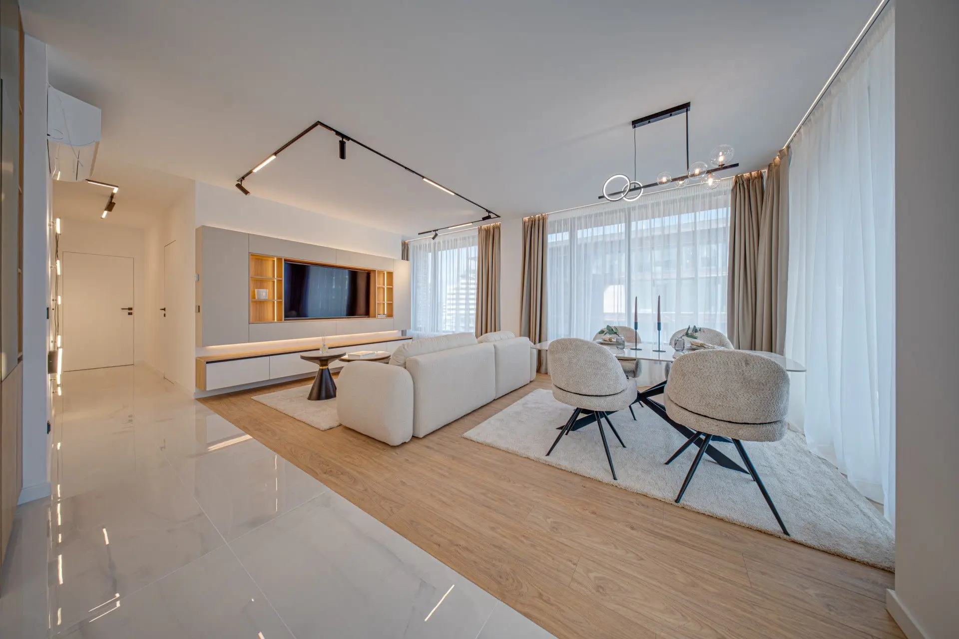 d49f4753e863529cf6c927a982a53f5d Luxurious two-bedroom apartment in an iconic, innovative building Kosher