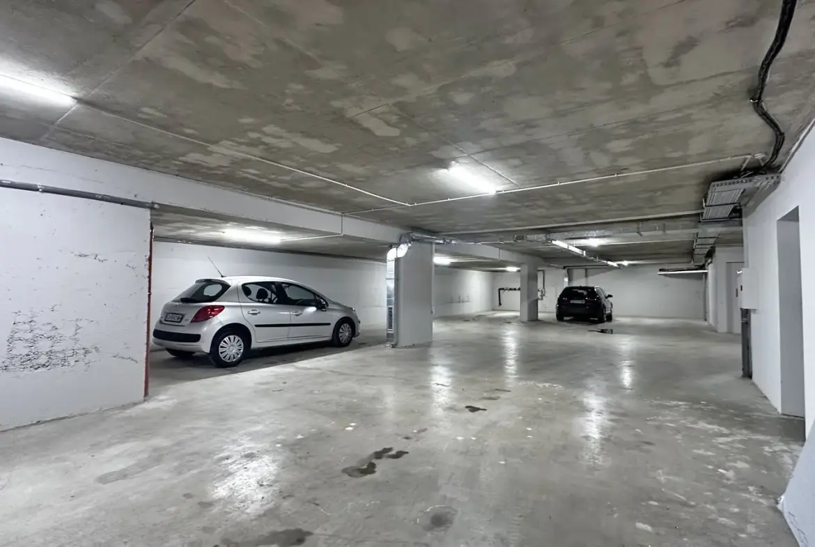 High end new boutique business building for sale