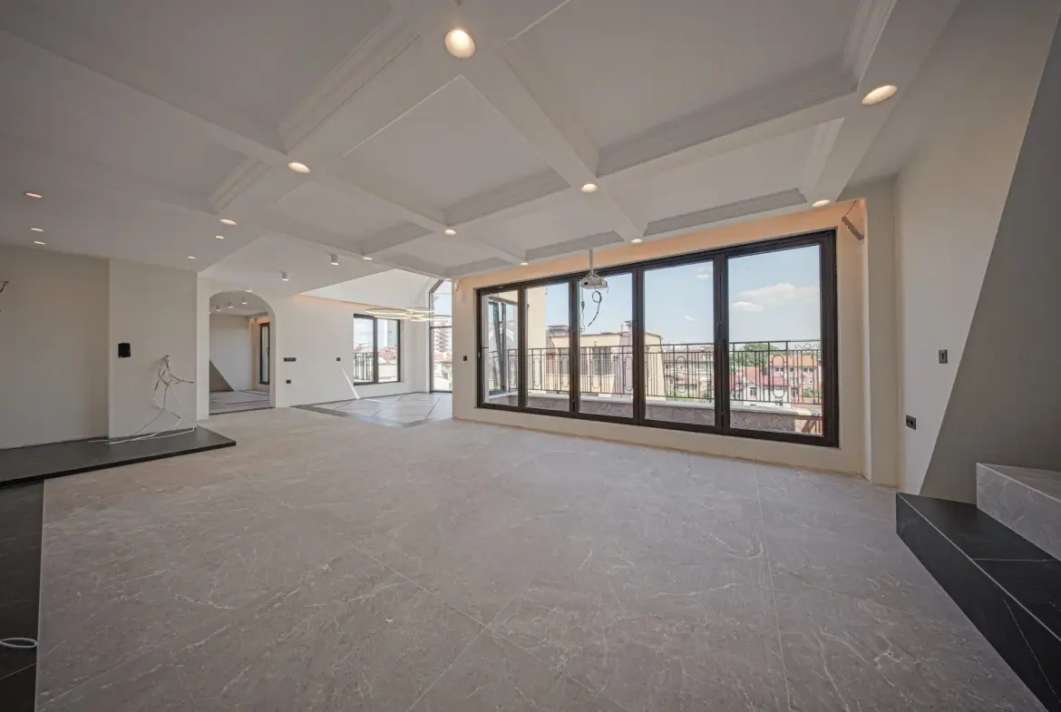 Spacious apartment with amazing views of the city in the Center for sale