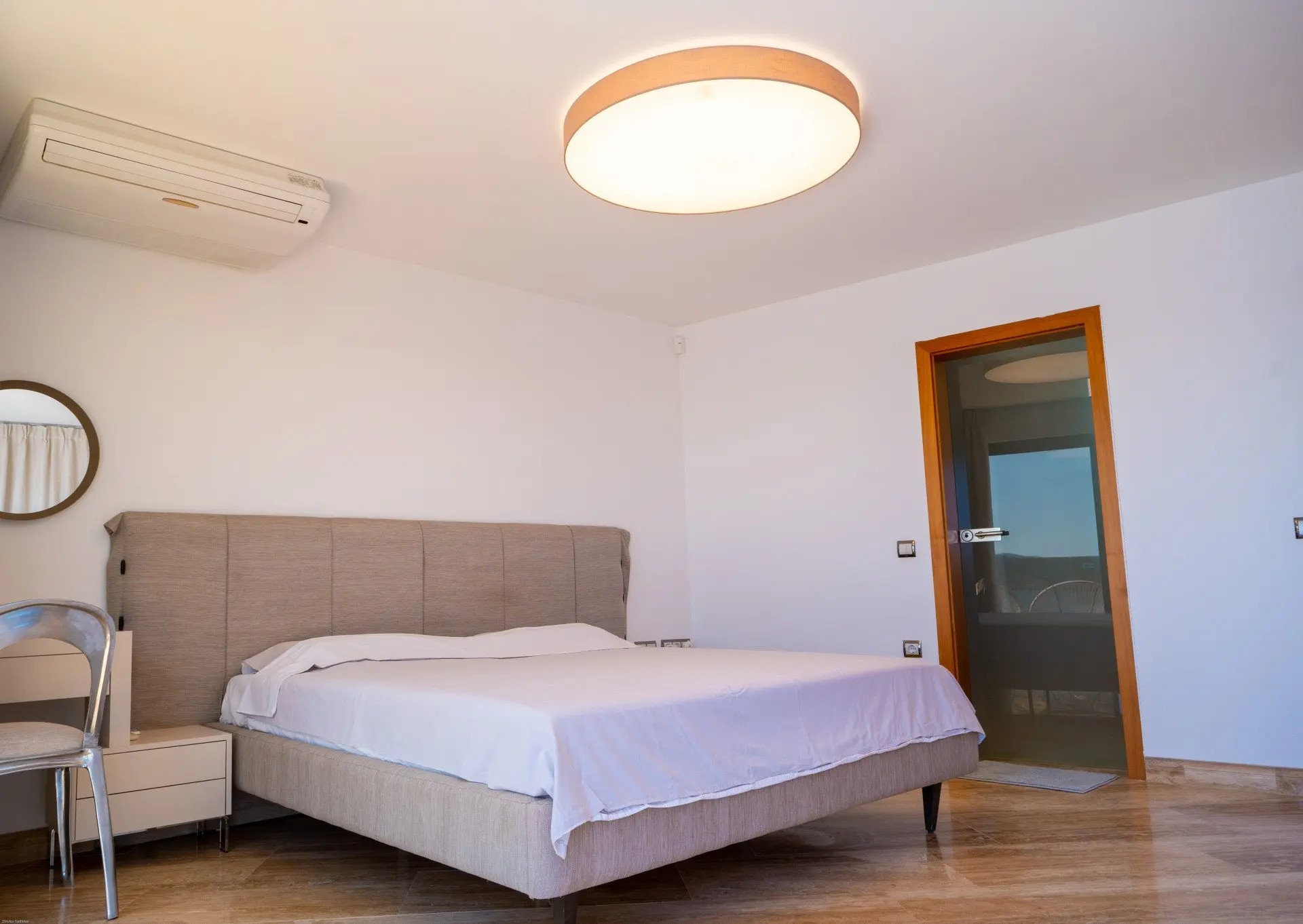 d5cb2bf2611b2c52818a6269b7b16dd5-1 Excellent detached house in Sozopol on the seafront with pool and beach.