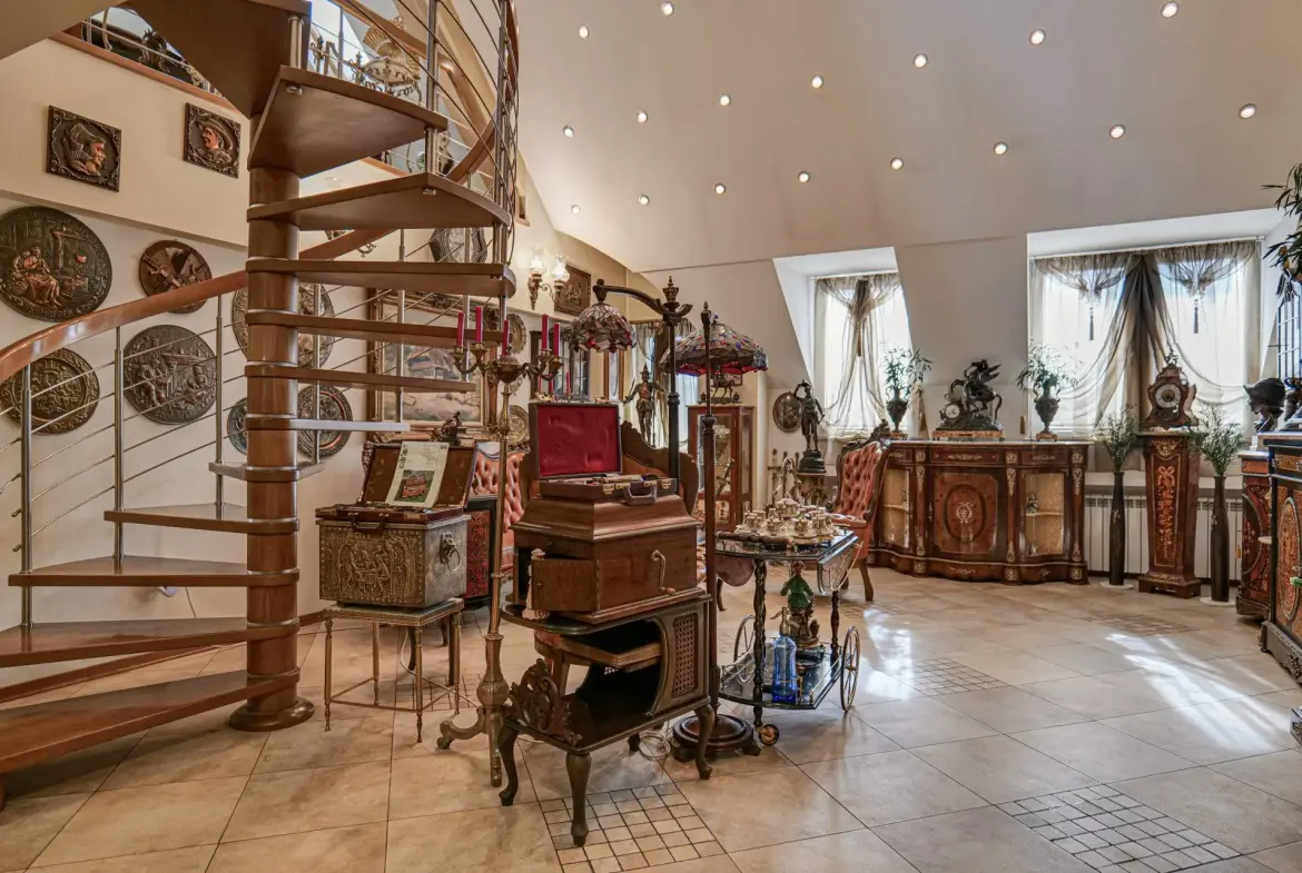 Aristocratic multi-room apartment with unique antiques in Mladost 1 for sale