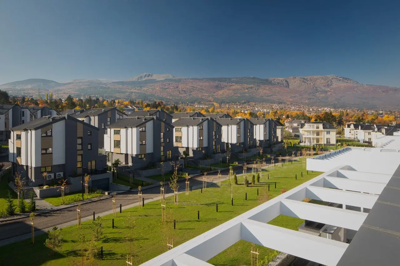 d8e33ae57c29a2e53f51d56ffd0912fc-1 Тwo bedroom apartment in a luxury residential complex combining the comforts of the big city and the tranquility of life in nature for sale