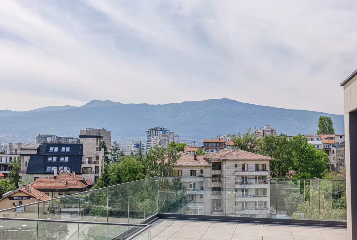 Premium penthouse with unparalleled panorama, space and views in an unparalleled boutique building in Iztok district