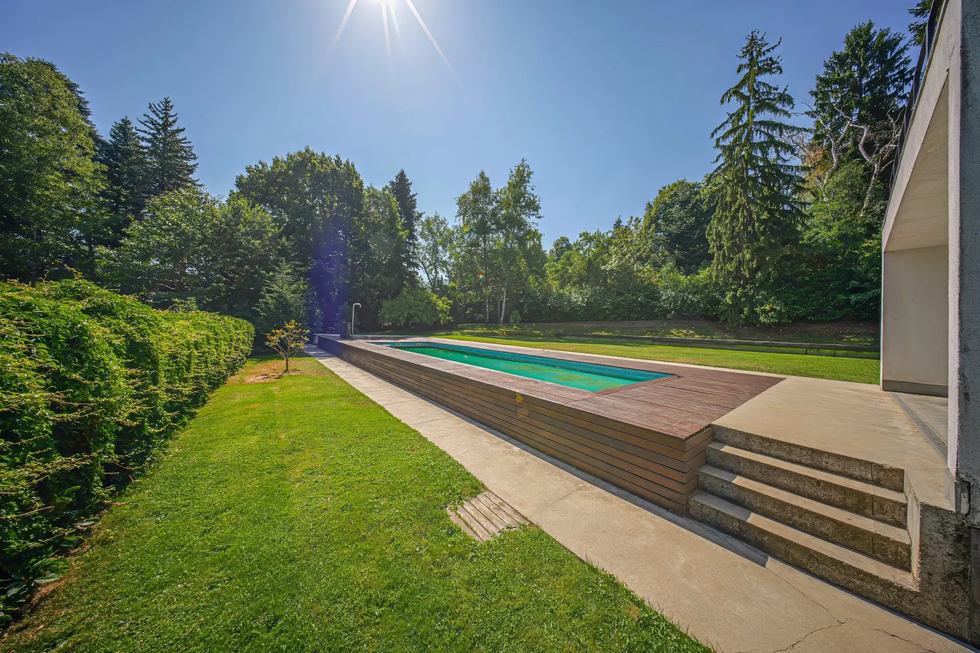 An exceptional property with a massive house in Boyana district, near Sequoia St. for sale