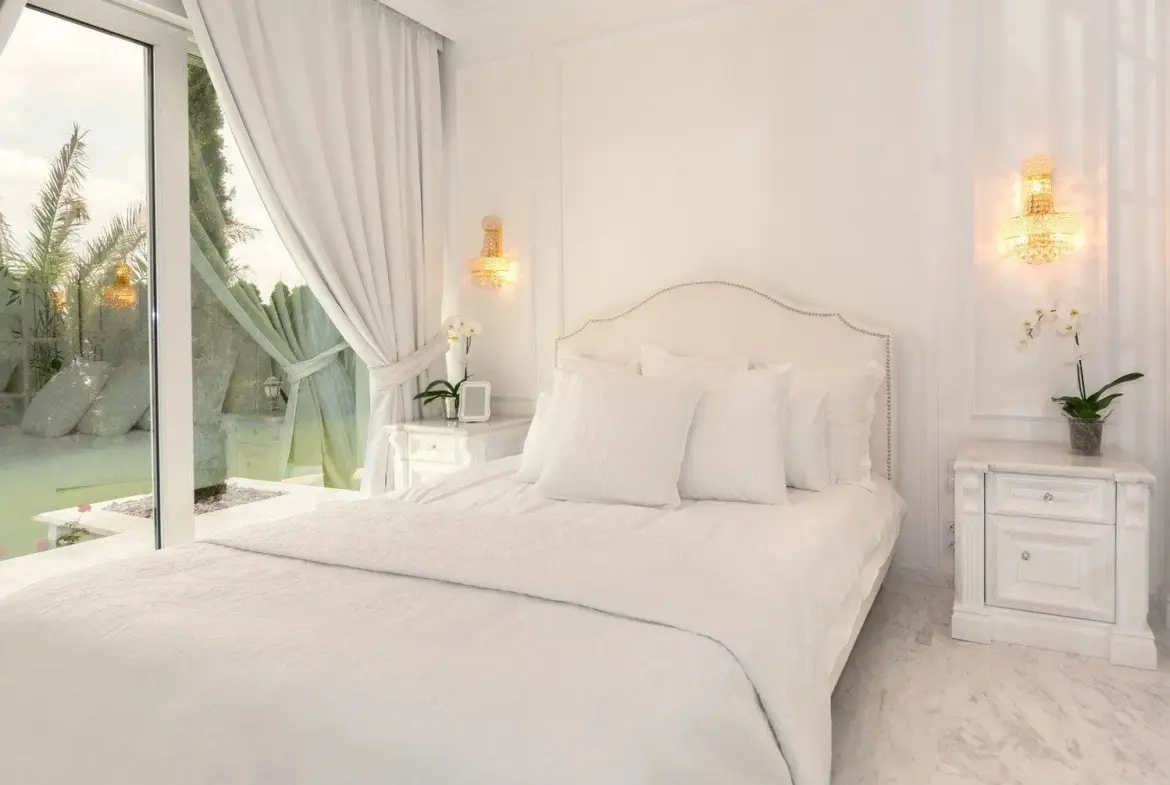Luxurious four bedroom villa and pool in Sunny Beach for sale