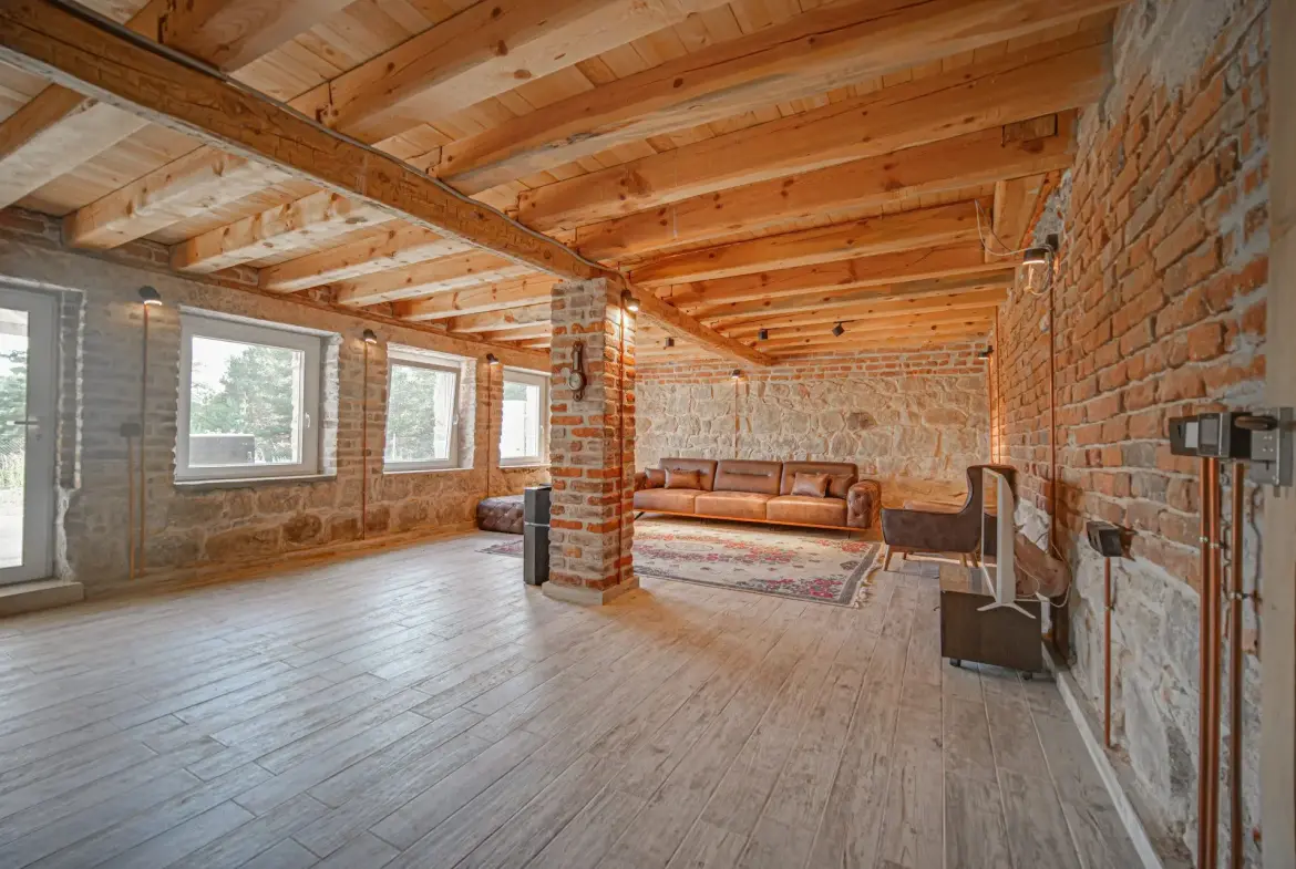 Residence surrounded by nature in the village of Plana