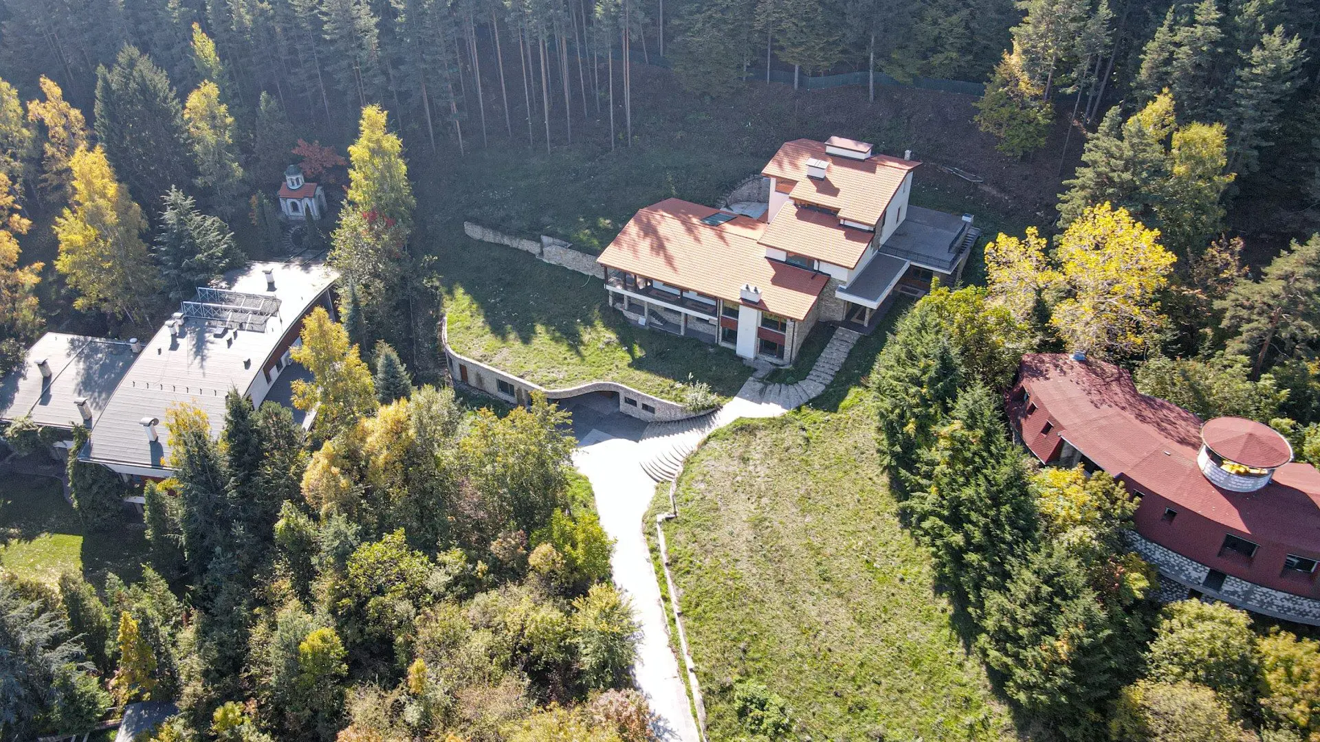 Five-acre plot with a house in a prestigious location in Dragalevtsi district