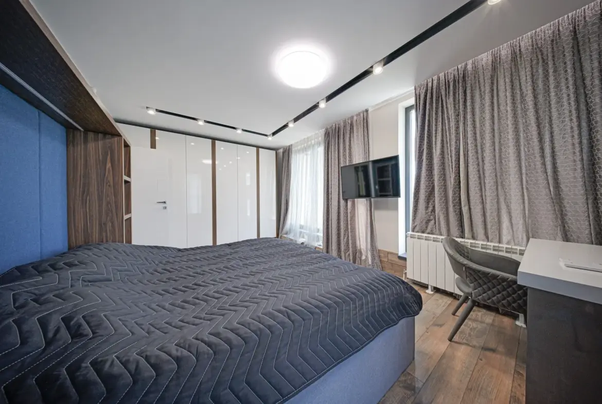 Exclusive three-bedroom penthouse with wonderful views in Krastova Vada