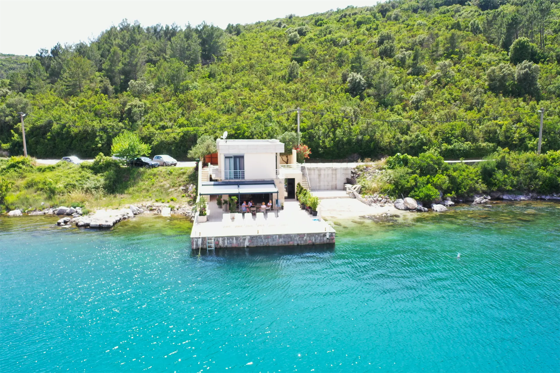 Villa first line to the sea